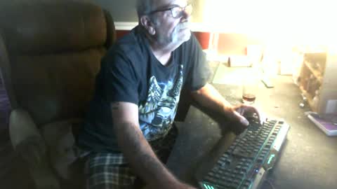 scotsman_62 online show from July 26, 7:48 am