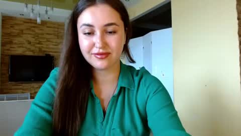 Elizabeth  online show from June 15, 9:00 am