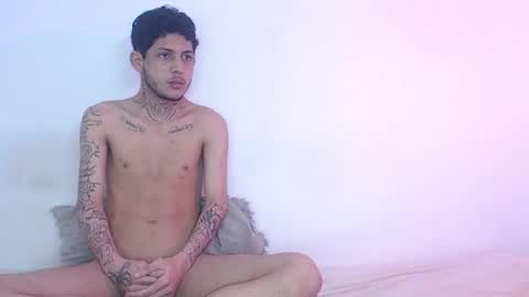 Snapshot of sebas_and_mila chatting on April 25, 11:13 pm CAMILA Y SEBASTIAN online show from April 25, 11:13 pm
