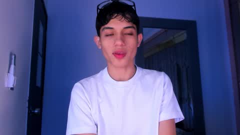 Sebastian online show from February 25, 8:29 pm