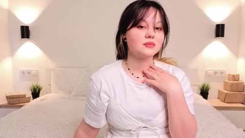 sebrinavisage online show from March 26, 5:46 am