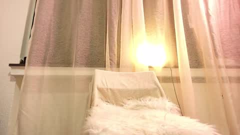 Anni online show from February 2, 5:59 pm