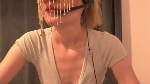 Snapshot of secretanni chatting on July 7, 8:02 pm Anni online show from July 7, 8:02 pm