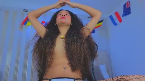 secretestrell online show from June 25, 5:12 am