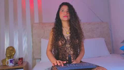 secretestrell online show from July 30, 4:22 am