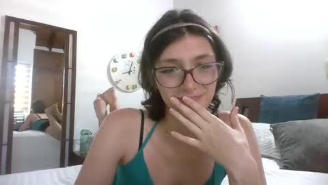 Snapshot of secretprivatebunny chatting on July 16, 10:16 pm Maria online show from July 16, 10:16 pm