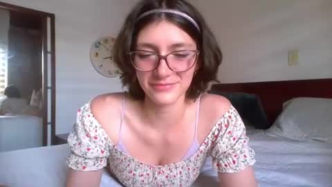 Snapshot of secretprivatebunny chatting on July 18, 6:34 pm Maria online show from July 18, 6:34 pm