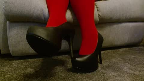 Secret Shoes online show from June 29, 9:59 pm