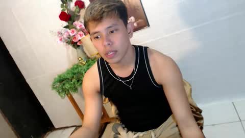 Max online show from May 8, 6:57 pm