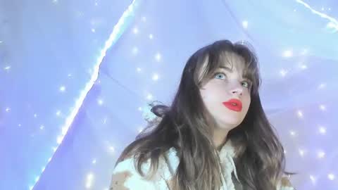 Snapshot of seductive_she_wolf chatting on June 15, 11:29 pm seductive_she_wolf online show from June 15, 11:29 pm