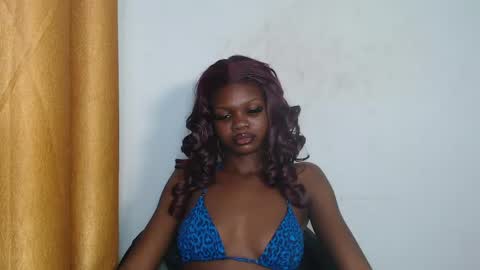 seductive_sugar247 online show from May 20, 3:24 am