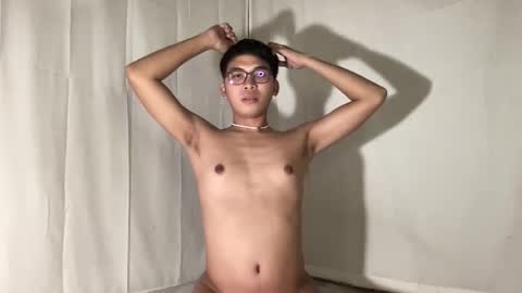 Snapshot of seductive_william chatting on November 2, 6:54 pm William online show from November 2, 6:54 pm