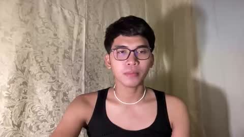 Snapshot of seductive_william chatting on December 19, 9:38 am William online show from December 19, 9:38 am