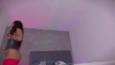 Snapshot of selena_monroy chatting on June 19, 4:17 am Selena online show from June 19, 4:17 am