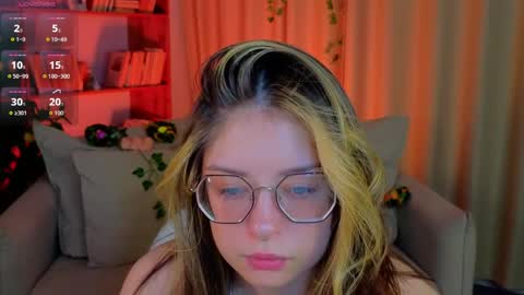 Snapshot of selenamills chatting on April 1, 2:45 am selenamills online show from April 1, 2:45 am