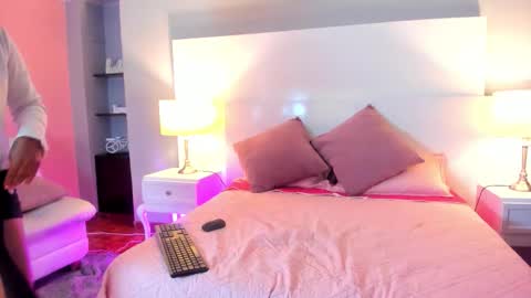 Snapshot of selenee_star chatting on March 4, 12:22 pm selene online show from March 4, 12:22 pm