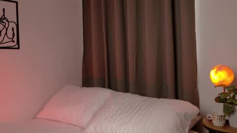 Snapshot of selenenova chatting on January 5, 6:00 pm Selene Nova online show from January 5, 6:00 pm