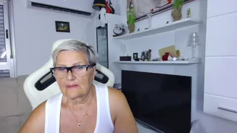 Selenna online show from July 3, 5:19 pm