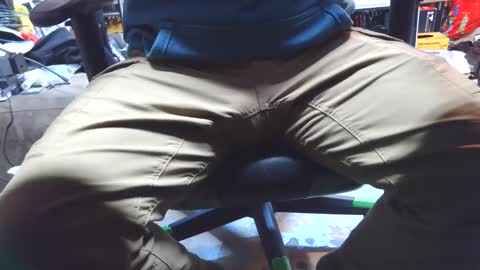 selfpound online show from April 19, 7:27 pm