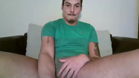 Snapshot of selfsklover chatting on December 8, 8:47 pm OF Selfloverr1 online show from December 8, 8:47 pm