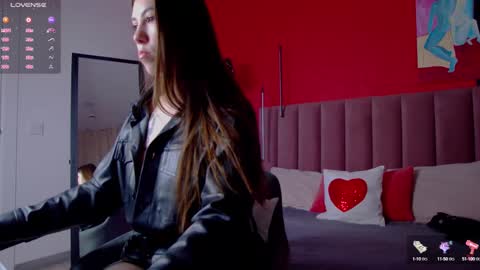 Snapshot of sellashine chatting on January 24, 1:56 am Nicole online show from January 24, 1:56 am