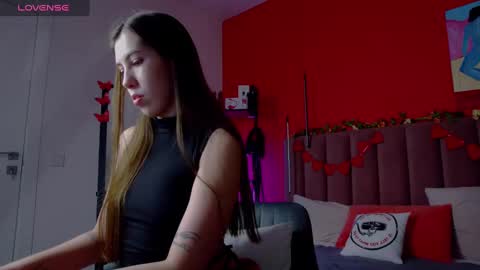 Snapshot of sellashine chatting on February 11, 1:41 am Nicole online show from February 11, 1:41 am