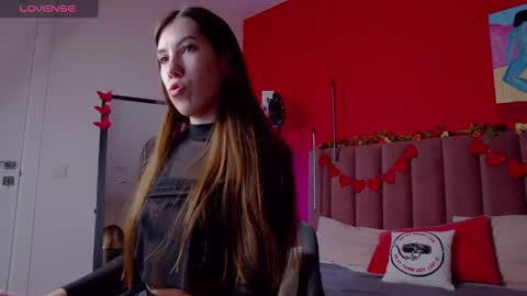 Snapshot of sellashine chatting on February 12, 1:52 am Nicole online show from February 12, 1:52 am