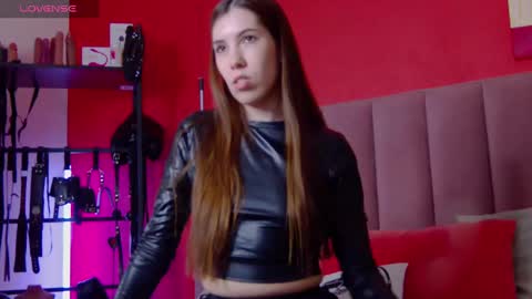 Snapshot of sellashine chatting on March 7, 4:02 am Nicole online show from March 7, 4:02 am