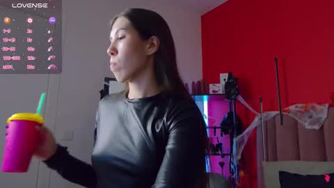 Snapshot of sellashine chatting on October 17, 1:42 am Nicole online show from October 17, 1:42 am