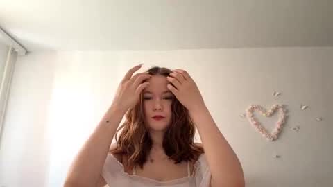 Lily online show from June 20, 3:20 am