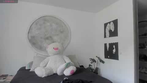 Selyn online show from July 1, 1:13 pm