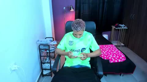 Snapshot of senior_teacher99 chatting on January 13, 12:05 am senior_teacher99 online show from January 13, 12:05 am