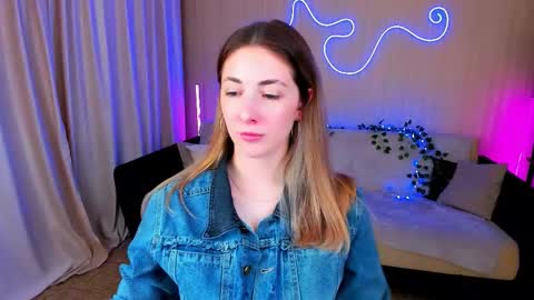 sensitiveheartt online show from September 30, 8:25 pm