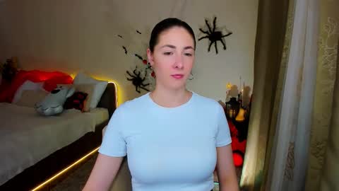 sensitiveheartt online show from October 26, 12:00 pm