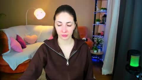 sensitiveheartt online show from November 15, 6:04 pm