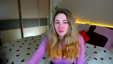 sensitiveheartt online show from March 15, 7:31 pm