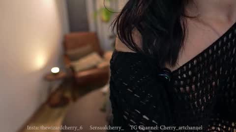 Maria- OF sensual bee online show from March 11, 1:00 am