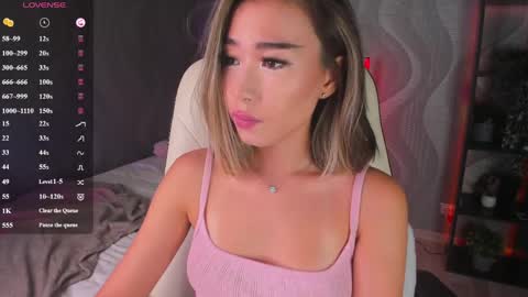 Kiki online show from May 24, 2:55 pm