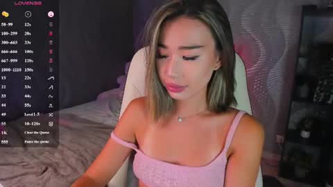 Snapshot of sensualily chatting on June 18, 3:38 pm Kiki online show from June 18, 3:38 pm