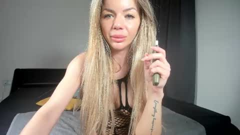 senzual_naughtyx online show from June 15, 7:16 pm