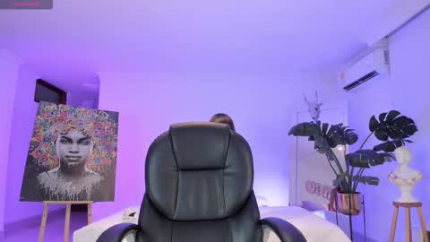 Snapshot of serena___ chatting on October 24, 6:48 pm serena___ online show from October 24, 6:48 pm