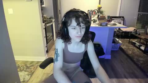 serenabastille online show from April 26, 4:43 am