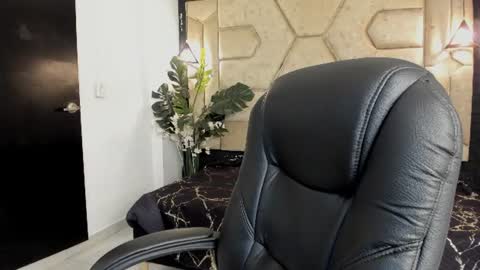 Serene online show from June 21, 1:13 pm