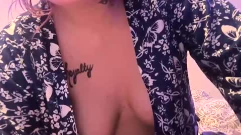 Snapshot of sex559746 chatting on November 15, 1:03 am sex559746 online show from November 15, 1:03 am