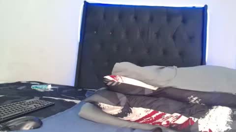 sex_bomb30 online show from May 7, 12:27 am