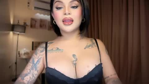 tan online show from August 9, 6:13 pm