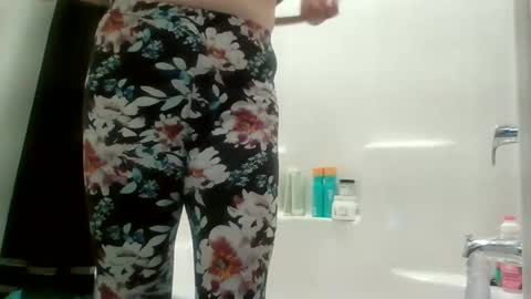 sexislitpuss69 online show from January 1, 7:43 pm