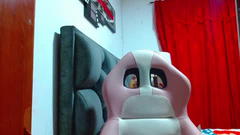 sexmilkdirty online show from February 2, 11:25 pm