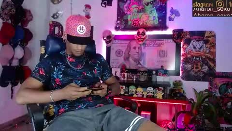 Aharon  ravelo online show from February 19, 4:30 am