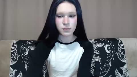 Nextdoor Princess online show from June 14, 8:05 am